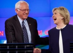 "Chọc quê" bà Hillary, nghị sĩ Dân chủ Sanders được hưởng ứng