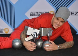 Justin Bieber sung sướng phá kỷ lục MTV châu Âu