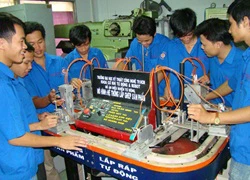 Kỳ 3: Một trường có&#8230; 9 sinh viên