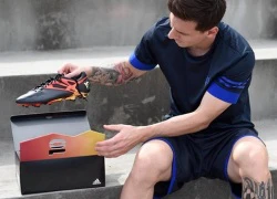 Lionel Messi được vinh danh bằng 100 đôi giày &#8220;rực lửa&#8221;