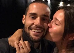 Mario Suarez sắp đưa bồ cũ Puyol về dinh?