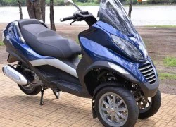 Môtô PKL 3 bánh Piaggio MP3 250 lăn bánh trên phố Việt