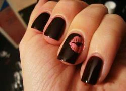 Những cách kết hợp màu nail nổi bần bật