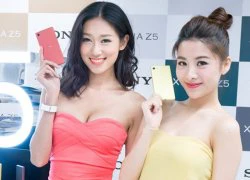 Những chân dài khoe vòng 1 bốc lửa bên Xperia Z5