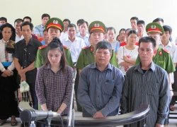 Nữ kế toán xinh đẹp đưa 2 lãnh đạo xã vào vòng lao lý