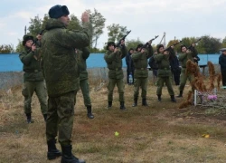 Quân đội Nga bắn AK tiễn đưa lính Nga đầu tiên thiệt mạng tại Syria