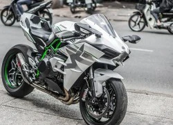 Siêu môtô Kawasaki Ninja H2 thay áo mới tại Sài Gòn