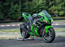 Siêu môtô Kawasaki Ninja ZX10-R 2016 phô diễn sức mạnh