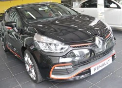 Soi hatchback thể thao Renault Clio RS 200 EDC tại VN