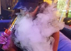 Sterling lại &#8216;đốt phổi&#8217; bằng shisha: Tấm gương xấu cho giới trẻ