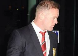 Tiệc sinh nhật kém vui của Rooney sau trận derby Manchester