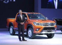 Toyota Việt Nam ra mắt Hilux 'hoàn toàn mới', động cơ cũ