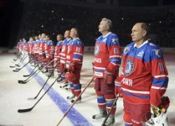 TT Putin chơi hockey mừng sinh nhật tuổi 63