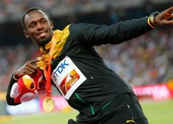 Usain Bolt vỗ mông, nhét tiền vào quần lót vũ nữ