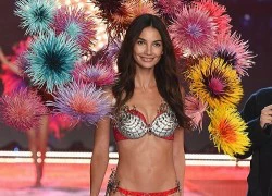 Áo ngực triệu đô mờ nhạt trên sàn diễn Victoria's Secret