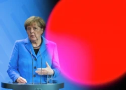 Báo Đức: Chiến thuật 'im lặng và chờ thời' của Merkel đã phá sản