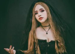 &#8220;Búp bê Cosplay&#8221; trang điểm ma mị đón Halloween