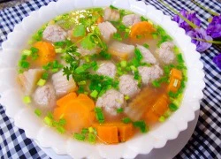 [Chế biến] - Canh khoai môn nấu thịt viên nóng hổi