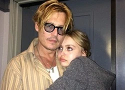 &#8220;Cướp biển&#8221; Johnny Depp khen cả vợ cũ lẫn vợ mới &#8220;tuyệt vời&#8221;