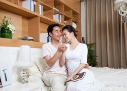 Đột ngột khám người chồng, tôi không thốt lên lời khi thấy "thứ kia" vẫn đang treo ở đó