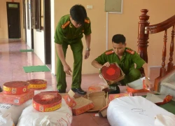 Giấu gần 400kg pháo trong nhà đợi Tết tiêu thụ