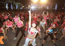 Hot girl Hà Thành &#8216;vịt hoá thiên nga&#8217; nhờ zumba