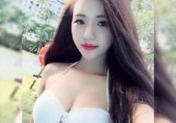 Người đẹp khoe làn da trắng như &#8216;trứng gà bóc&#8217; cực sexy