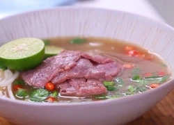 [Chế biến] - Phở bò thơm lừng nóng hổi ai cũng mê