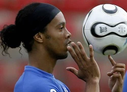 Ronaldinho sang Nhật mở học viện bóng đá