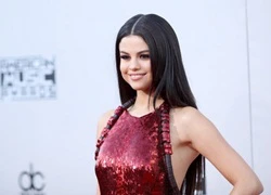 Selena Gomez thích hẹn hò với đàn ông lớn tuổi