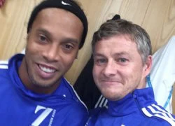 Solskjaer hí hửng "tự sướng" với Ronaldinho, Cafu, Figo