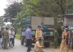 Tai nạn liên hoàn, một thanh niên bị xe tải cán qua người