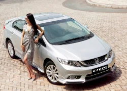 Trai tài, gái sắc cuốn hút bên Honda Civic Modulo