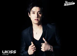 Đại diện U-KISS bất ngờ thông báo tuổi thật gây sốc của vợ Eli