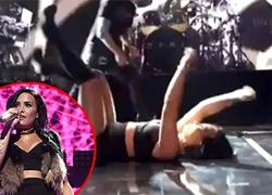 Demi Lovato ngã ngửa khi đang biểu diễn