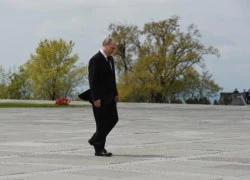 Giới khoa học giải mã dáng đi 'xạ thủ' của Tổng thống Putin