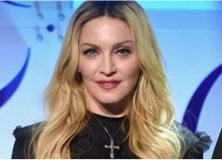 Madonna đâm đơn kiện con trai chỉ vì... quá yêu con