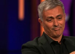 Mourinho gửi tặng thiệp Giáng Sinh cho kẻ thù của mình