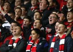 "Mourinho, Mourinho" ngân vang tại Old Trafford