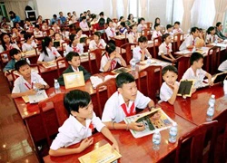 Phú Yên: Tạm thời chưa thay đổi chính sách học phí