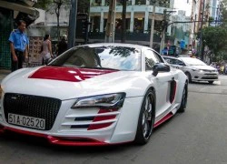 Siêu xe Audi R8 &#8216;khoác áo&#8217; 30 ngàn đô trên phố Việt