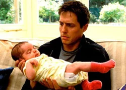 Tài tử Hugh Grant 4 năm có 4 đứa con