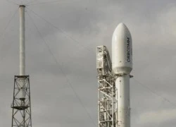 Tên lửa SpaceX hạ cánh lịch sử xuống địa cầu