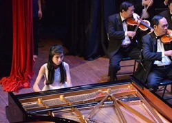 Trần Diệu Linh đoạt giải nhất cuộc thi piano Liên bang Nga