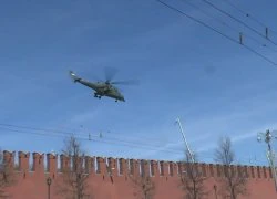 Trực thăng Mi-35MS bí mật của Nga cất cánh từ Điện Kremlin