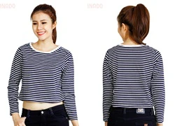 Áo croptop kẻ sọc sành điệu