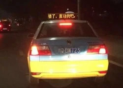 Bao trọn đèn taxi trong thành phố 3 ngày để viết lời xin lỗi vợ