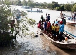 Chủ chiếc ca nô hất tung 9 người trên sông Đại Môn Giang bị khởi tố