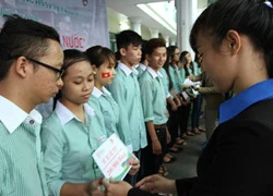 Đại học Đông Á tặng hàng trăm vé xe cho sinh viên về quê đón Tết