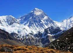 Everest - đỉnh núi không thể bị chinh phục năm 2015